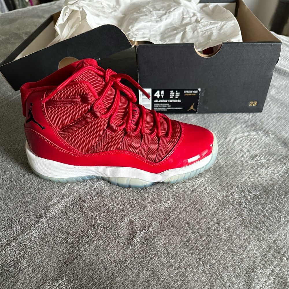 Jordan 11 ‘Win Like 96’. Size 4.5 Y.